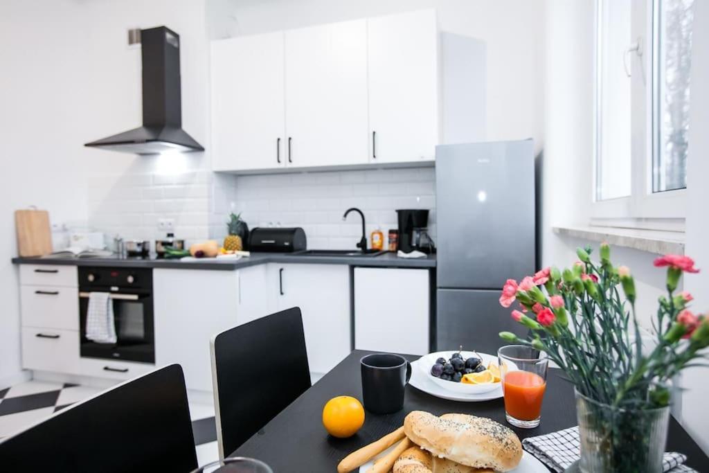 Cozy, Fully Equipped Apartment In Mokotow District Warsaw Luaran gambar